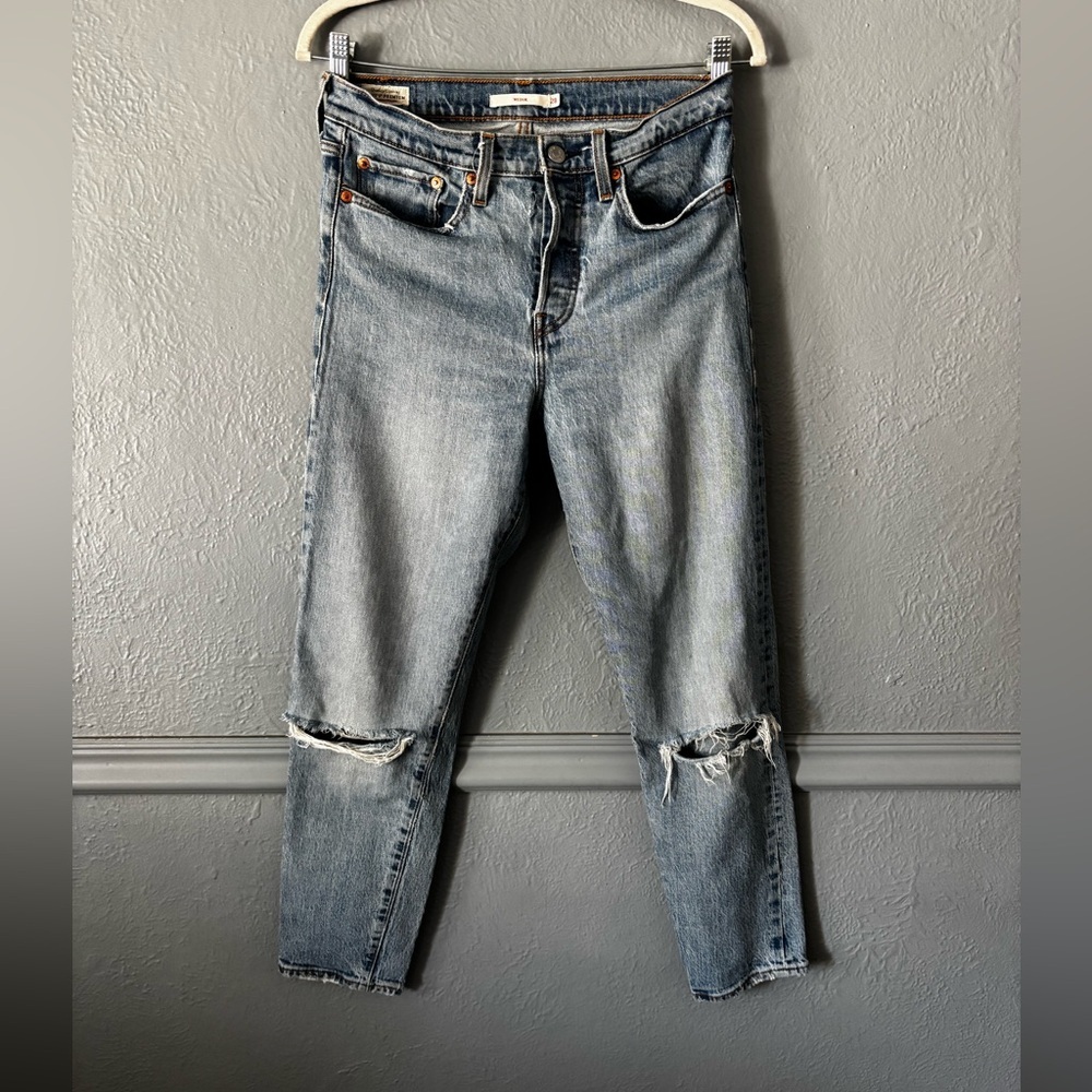 Levi’s | Wedgie Button Fly Jeans | 28 | Destructed